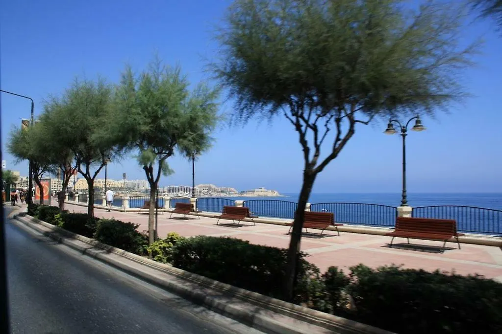 Stylish 3Br Apartment, Fantastic Location In Sliema 0*,  Malta